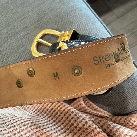 Streets Ahead Black and Gold Horse Belt - Picture 5 of 16